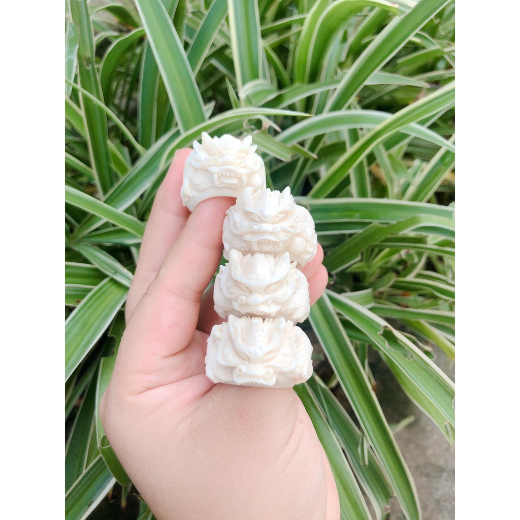 Nhẫn xương mỹ nghệ trạm khắc rồng _XƯƠNG THẬT _ ẢNH THẬT khách đeo