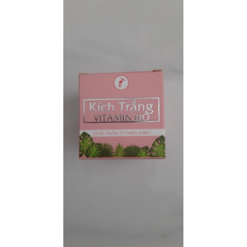 2 hũ kem kích trắng B10