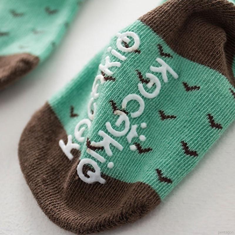 Đôi vớ họa tiết hoạt hình dễ thương cho bé yêu