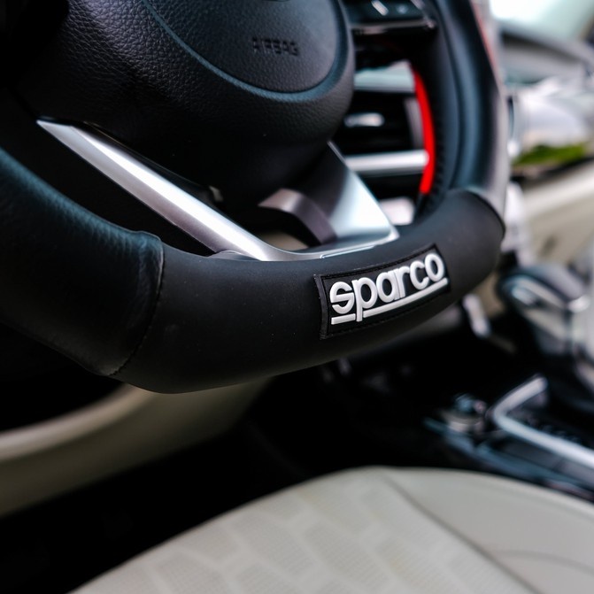 Bọc vô lăng dcut cho Kia Seltos, kia Sonet,Vfe34, VF8, Suzuki Etriga, suzuki XL7,nissan almera, MG, territory, kick
