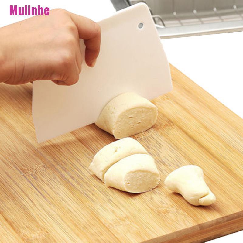1 Mút Kem Tam Giác Tiện Dụng