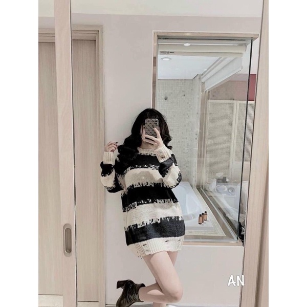 Áo Len Kẻ Ngang Rách Oversize Hottred