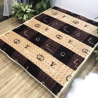 Thảm trải giường