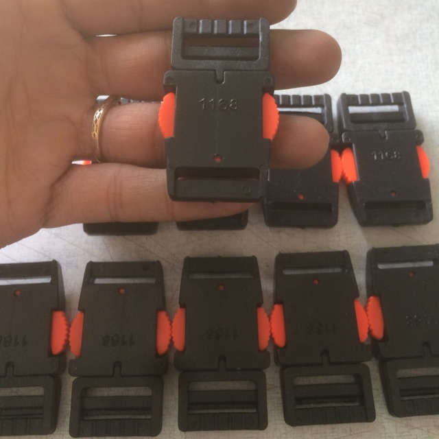 Set 10 khoá cài quay nón bảo hiểm balo