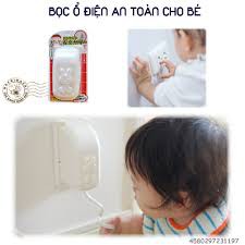 [Giao hàng HCM - 4h ] Combo Hộp bọc ổ điện an toàn cho bé và Thìa inox cho bé kèm hộp đựng hình thú Nhật Bản