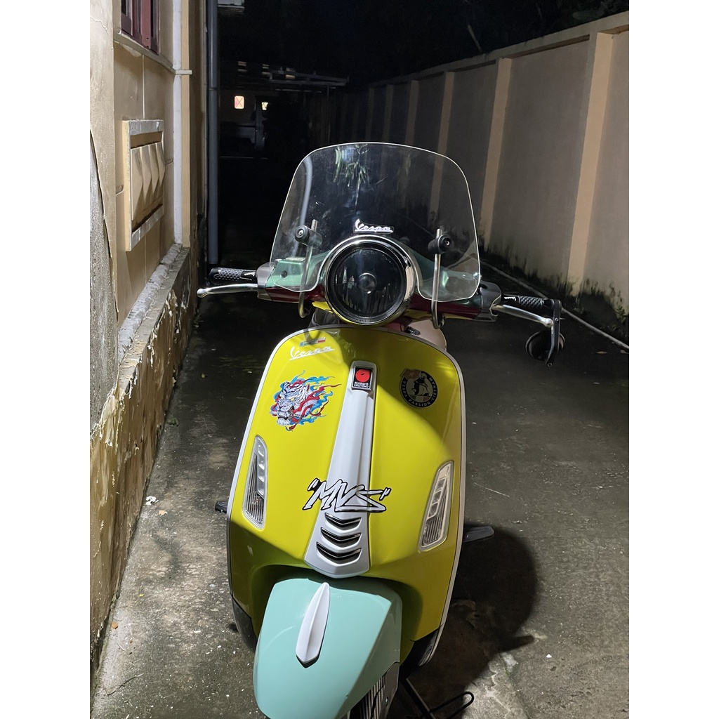 Kính chắn gió xe máy Vespa Primavera