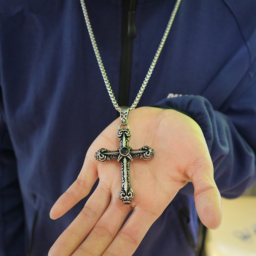 Vòng cổ mặt hình thánh giá phong cách Retro sành điệu
