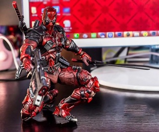 Mô hình kinh điển play arts kai deadpool