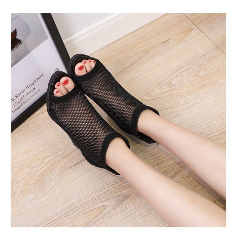 Boots lưới nữ tính