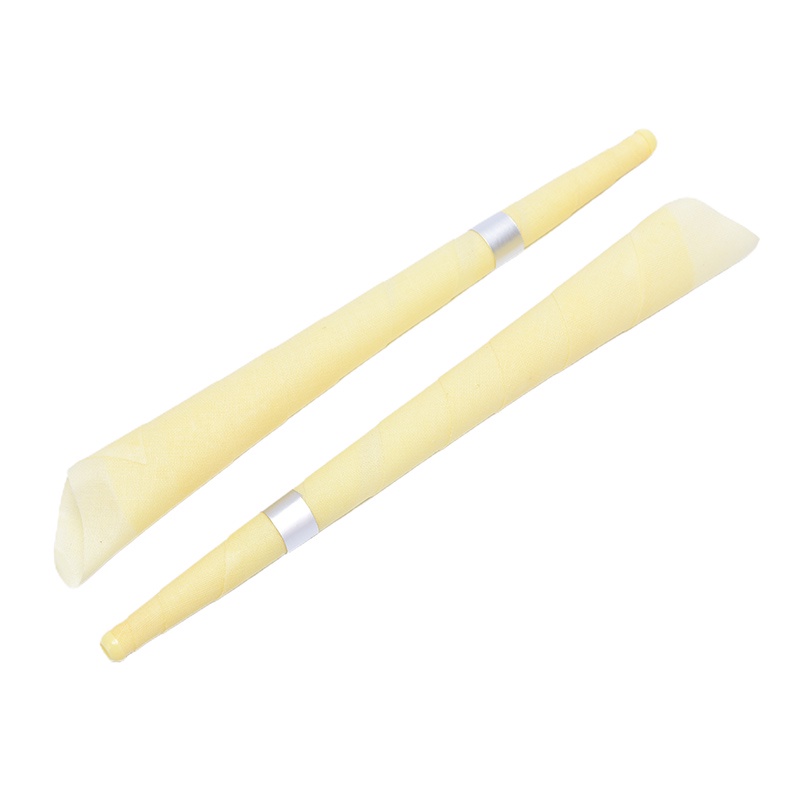 ### 1 Dụng Cụ Vệ Sinh Tai Nến