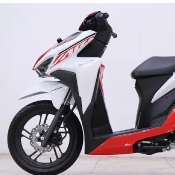 Tem Vario 150 Zin xe đỏ trắng kết hợp
