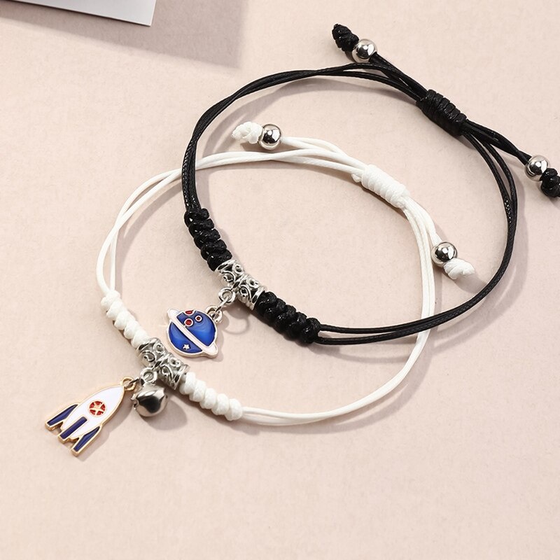 Bộ 2 chiếc vòng tay tình bạn bện dây mặt phi hành gia điều chỉnh được thân thiện với môi trường dành cho các cặp đôi