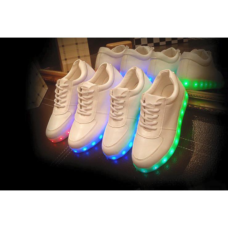 [ ĐÃ VỀ HÀNG ]Giày ĐÈN LED giày TRẮNG phát sáng chất lừ Giày học sinh phát sáng giày đế phát sáng hot trend