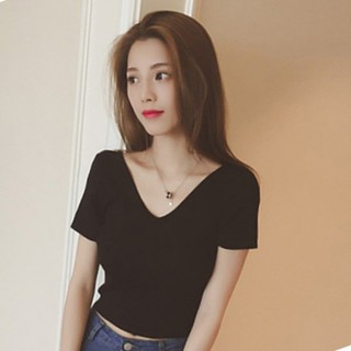 Áo thun màu trơn cổ tim cho nữ