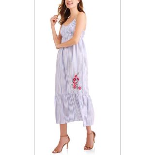 Đầm maxi vải thô, thêu hoa