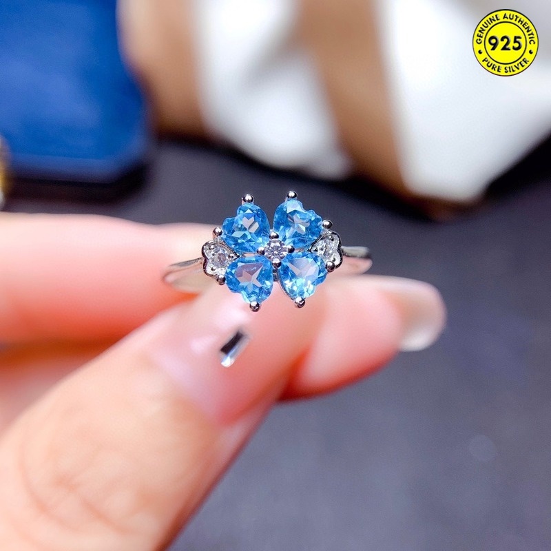 Nhẫn hở hình cỏ ba lá đính đá Topaz sang trọng