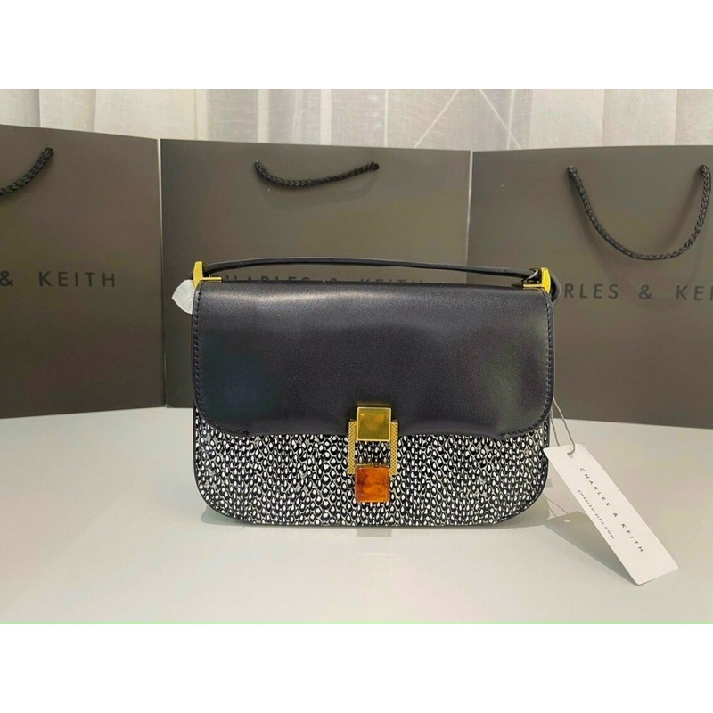 Túi đeo chéo dáng hộp