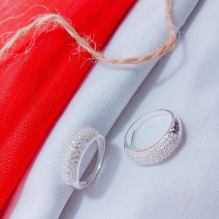 Nhẫn bạc ta