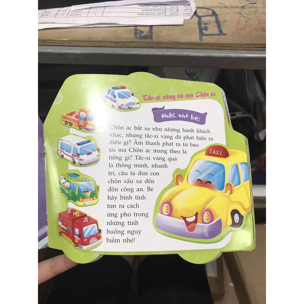 Sách - Thế giới ô tô : Xe Tác - xi nhanh nhẹn