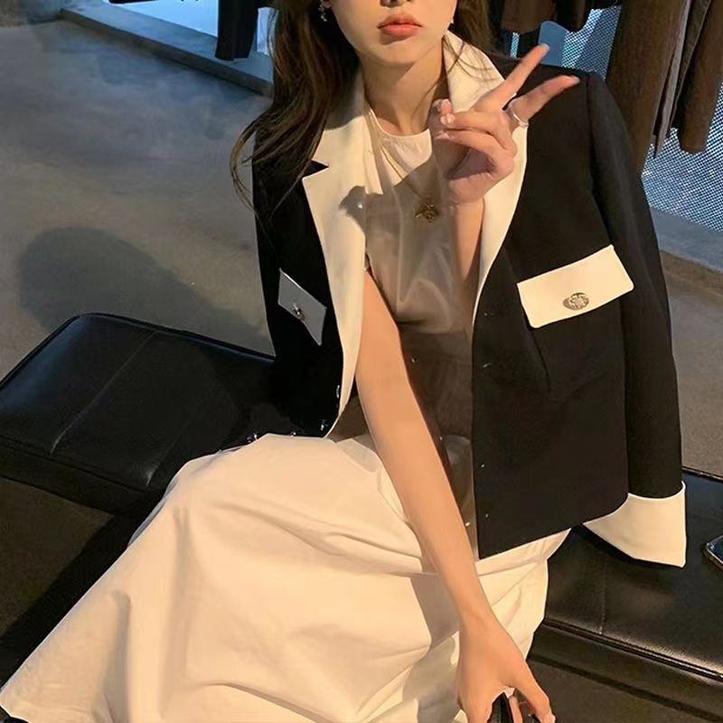 Áo khoác vest tay dài phối màu phong cách thu 2022 cao cấp cho nữ