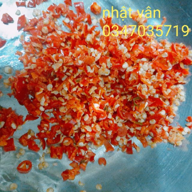 Sate thơm ngon dùng cùng bánh tráng phơi sương Củ Chi