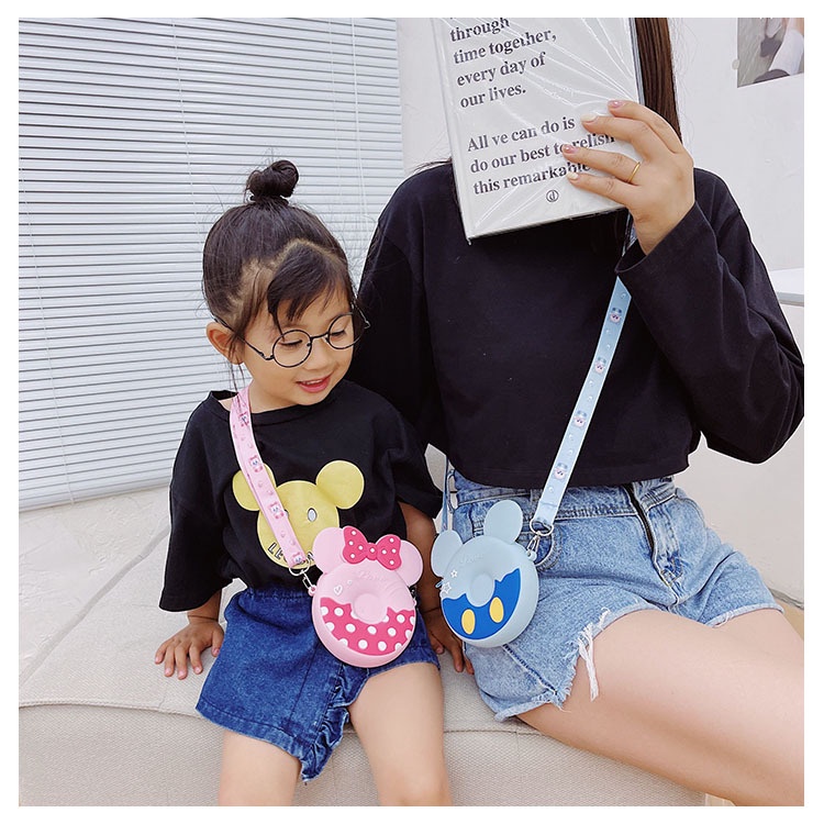 Túi đeo chéo Mickey, Minnie chất liệu silicon cao cấp cho bé trai bé gái phong cách Hàn Quốc