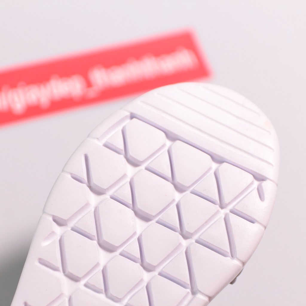 Giày sandal baby shark trẻ em siêu nhẹ mềm mại chống trượt