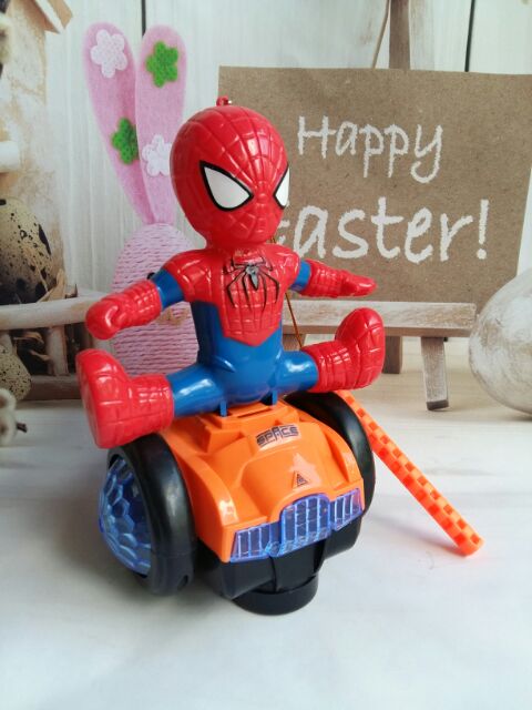 SIÊU NHÂN ĐI XE THĂNG BẰNG PHÁT NHẠC, PHÁT SÁNG.