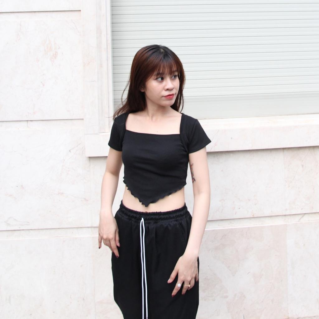 Áo kiểu nữ cổ vuông tay ngắn GenY - Áo croptop nữ vạt nhọn chất vải borip mặc hè siêu mát | BigBuy360 - bigbuy360.vn