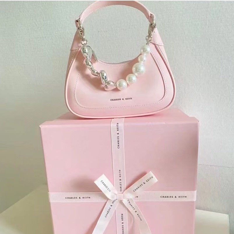 Túi Xách Nữ CNK Màu Hồng Charles & Keith Mini Hạt Ngọc Kèm Nơ Mẫu Mới 2022 Full Box Xịn Sò - TX48