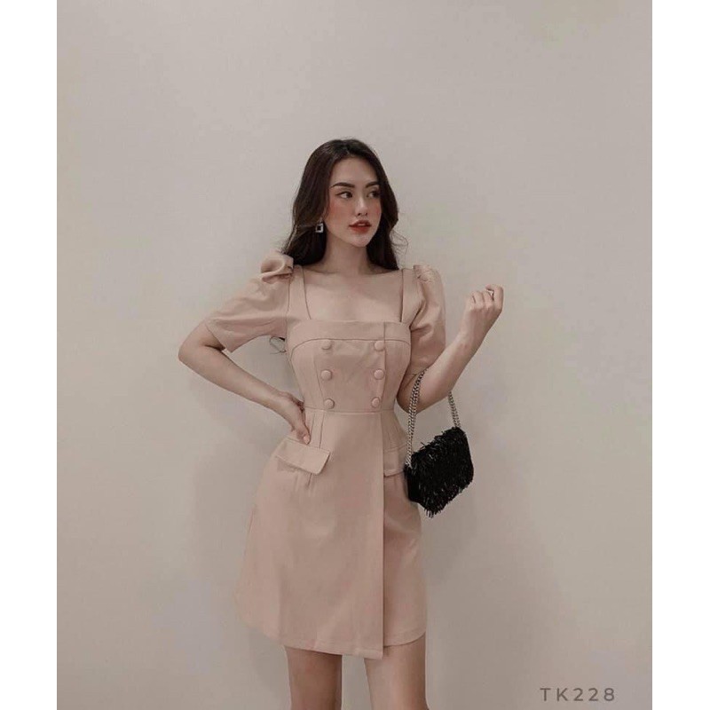 Đầm cổ vuông tay phồng nút bọc | BigBuy360 - bigbuy360.vn