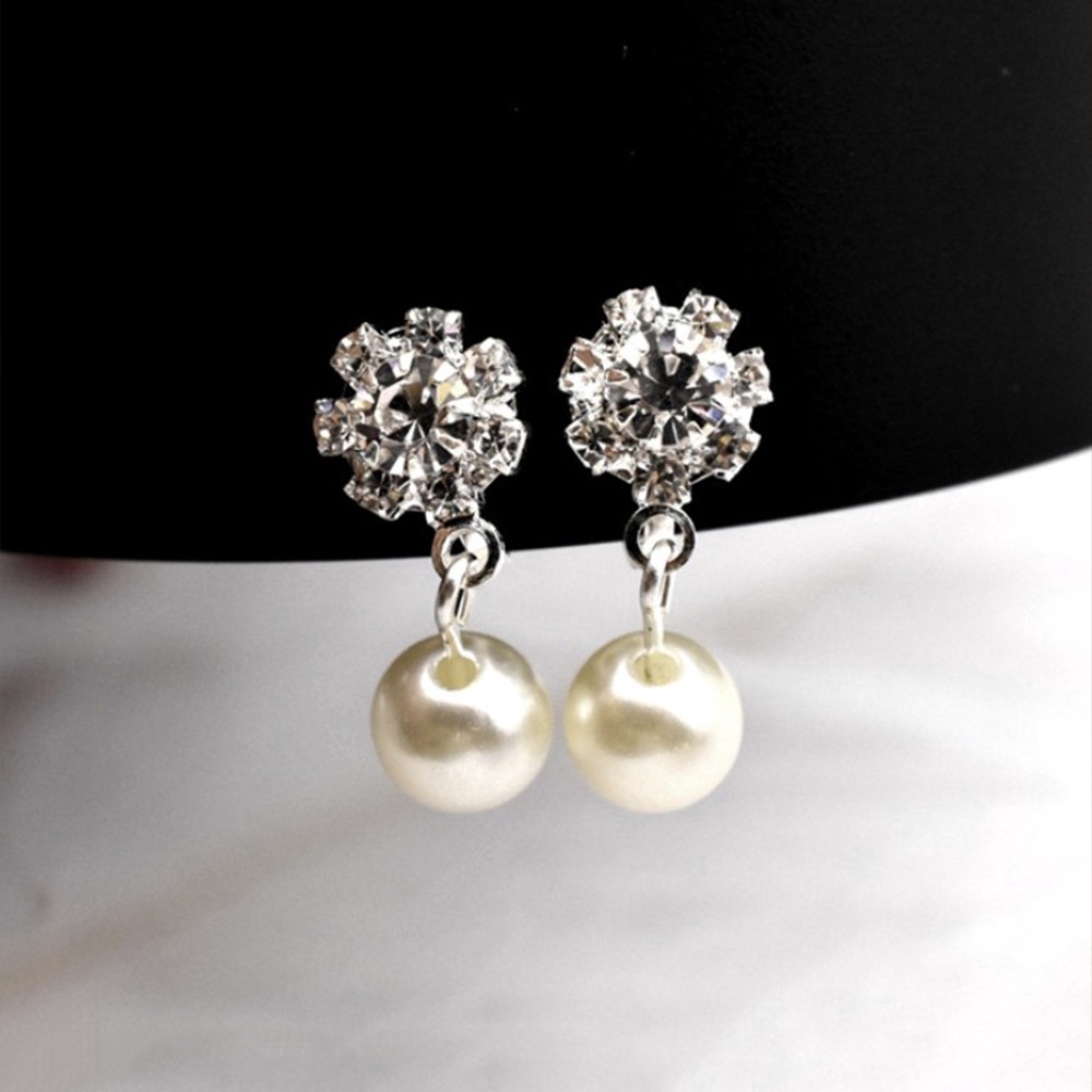 Khuyên kẹp vành tai hình hoa đính ngọc trai nhân tạo thời trang