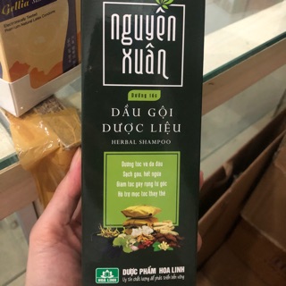 Dầu Gội Dược Liệu Nguyên Xuân chai250ml