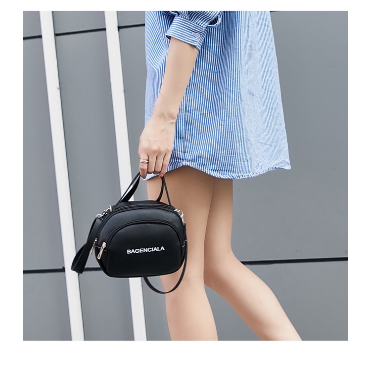 Túi mini đeo chéo da mềm khóa siêu xinh 256