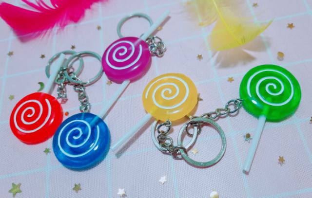 Móc khóa kẹo mút trong