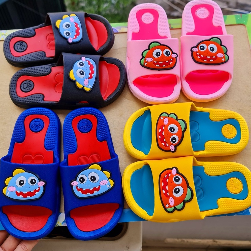 Dép bánh mì cho bé trai bé gái chất cao su siêu mềm hình cá sấu đỏ