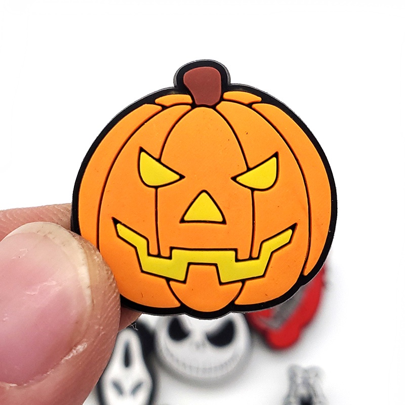 Chủ đề halloween Jibbitz phim hoạt hình thời trang khóa giày crocs DIY  Shoe Charms pvc accessories  Phụ kiện dép Với 1000 Mẫu Lựa Chọn
