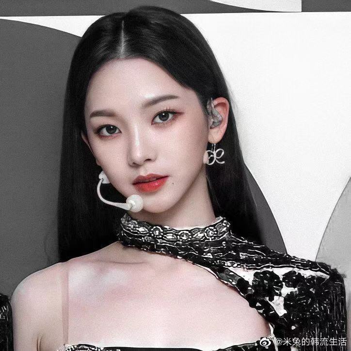 Khuyên Tai/Kẹp Tóc/Vòng cổ Mặt Hình SM AESPA Karina AE Cho Nam Nữ