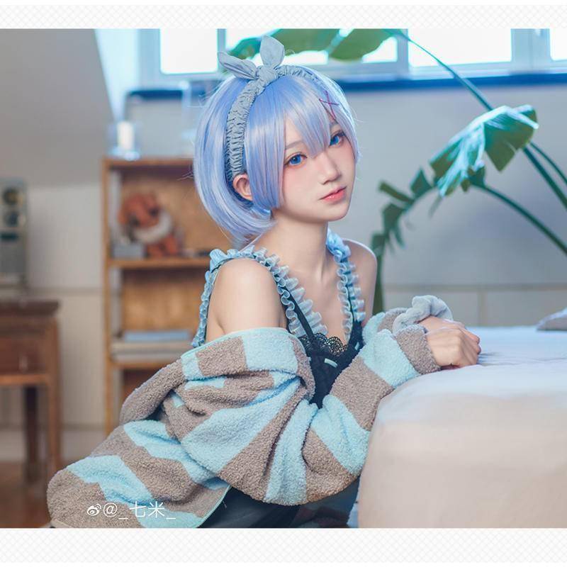 Life in a different world from scratch Rem Rem home clothes cos clothing cos home