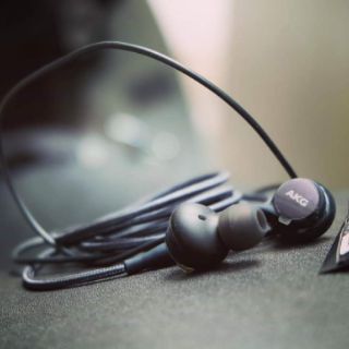 TAI NGHE S8 AKG SAMSUNG