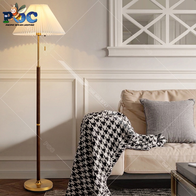 Đèn Cây Trang Trí Phòng Ngủ Thân Gỗ Đế Hợp Kim Mạ Vàng Đèn Đứng Phòng Khách Chao Xếp Ly Quý Phái Sang Trọng POC MB8090