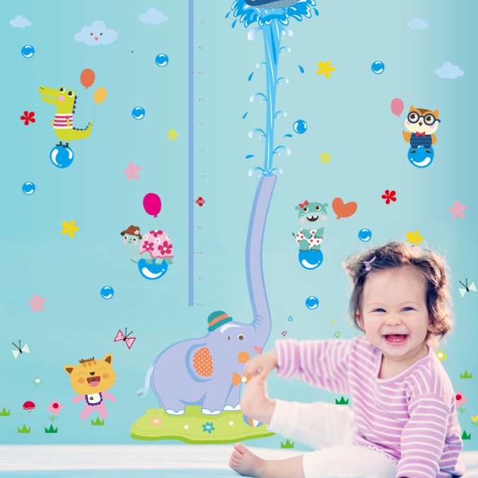 Decal trang trí tường - Thước đo chú voi cùng những người bạn