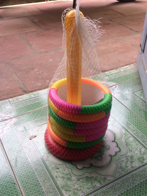 Cột ném vòng nhựa cho bé