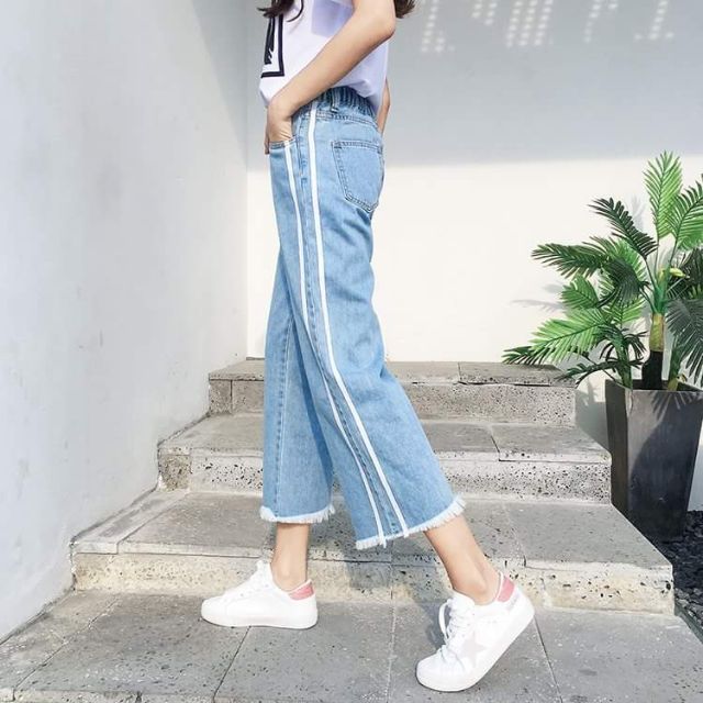 Quần jeans ống suông sọc trắng