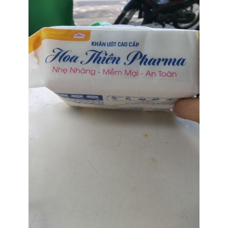 Khăn ướt cao cấp Hoa Thiên Pharma 100 tờ không mùi