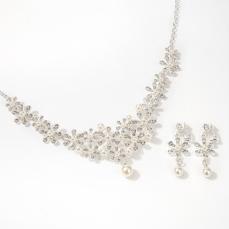 Bộ Vòng cổ + bông tai + vương miện đính ngọc trai giả