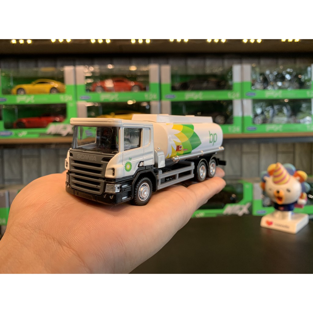 Mô hình hợp kim xe tải chở dầu SCANIA tỉ lệ 1:64