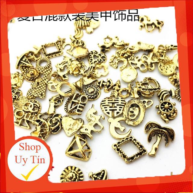Charm sắt đính móng