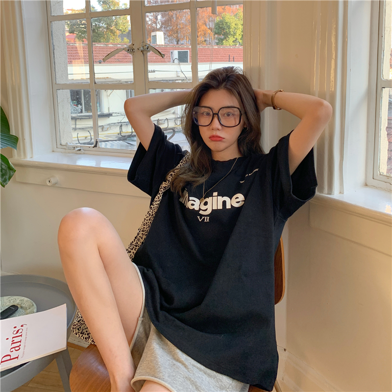 Áo thun tay ngắn dáng rộng in chữ thời trang cho nữ