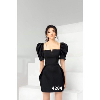 Đầm đen tay phồng cổ vuông dự tiệc